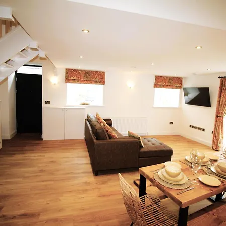 Berwick Upon Tweed - Sleeps 4 - Town Centre - Very High End Renovation - Private Garden - Close To Train Station - Fast Wifi Exterior photo
