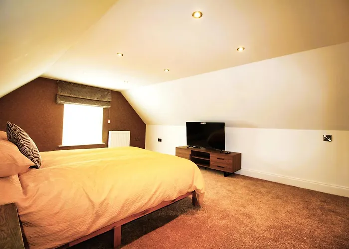 Berwick Upon Tweed - Sleeps 4 - Town Centre - Very High End Renovation - Private Garden - Close To Train Station - Fast Wifi