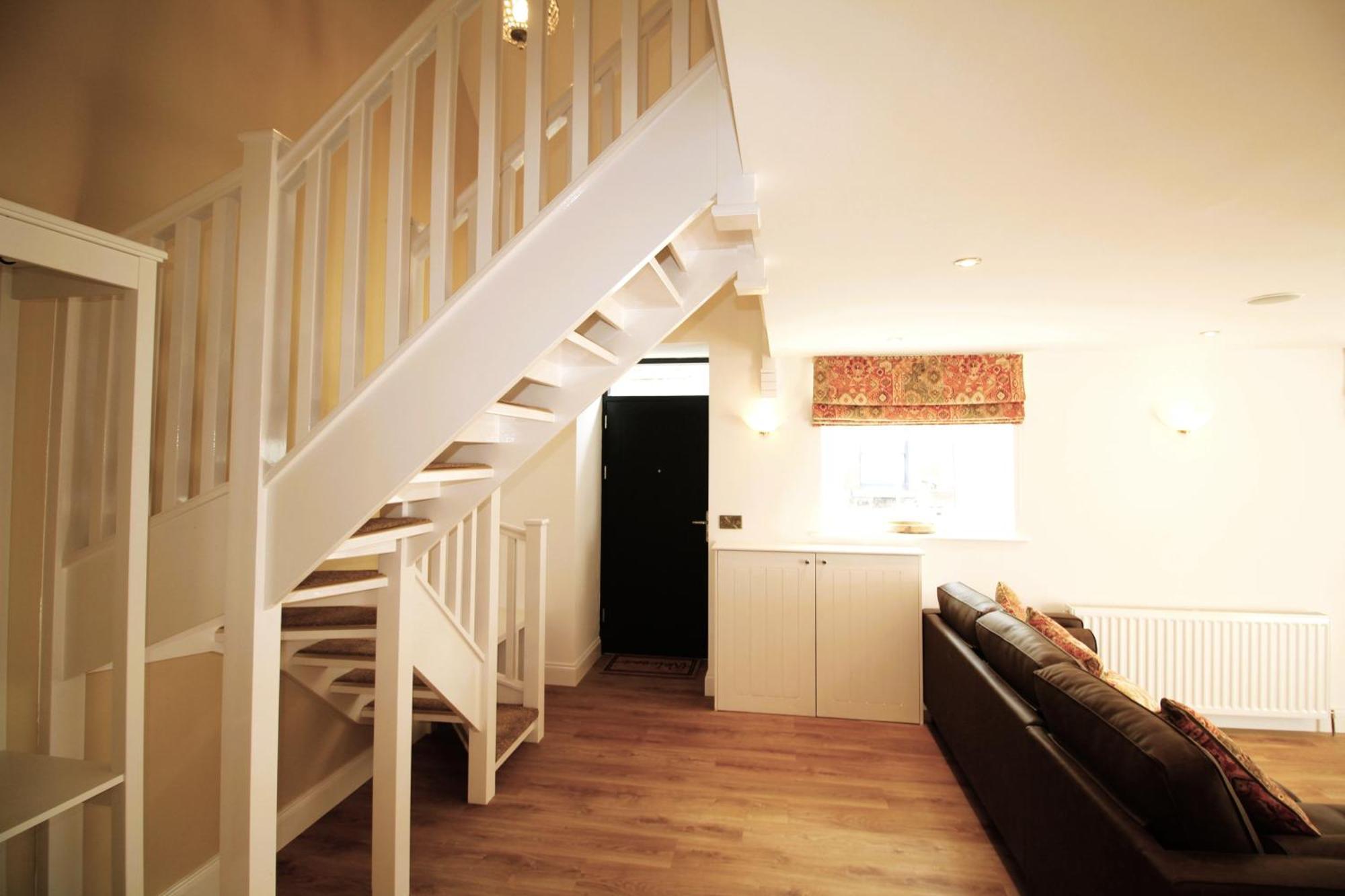 - Sleeps 4 - Town Centre - Very High End Renovation - Private Garden - Close To Train Station - Fast Wifi Apartment Berwick Upon Tweed